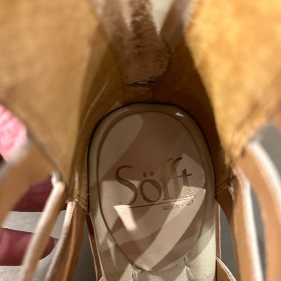 SOFFT Stratford - Like New - Picture 3 of 5